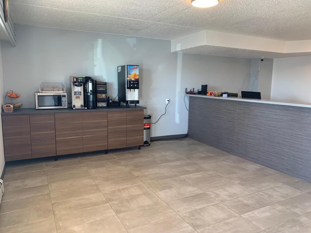 Westport Inn Grande Prairie Buitenkant foto